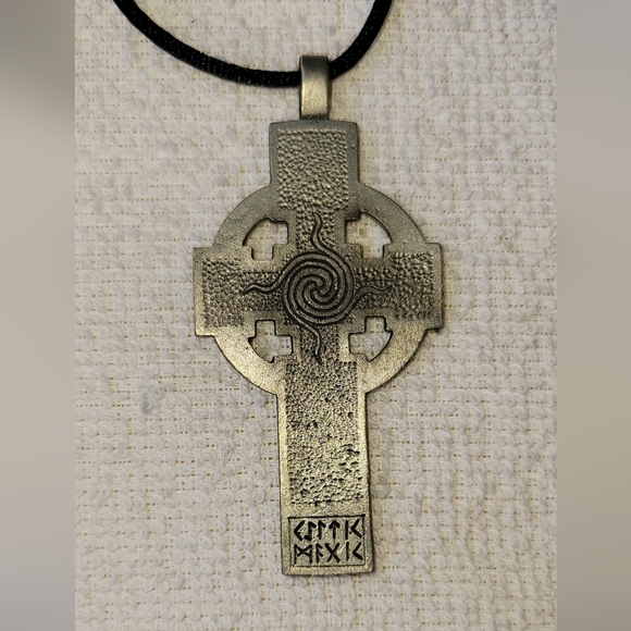 Vintage Pewter Celtic Cross  with Black Cord - Picture 5 of 6